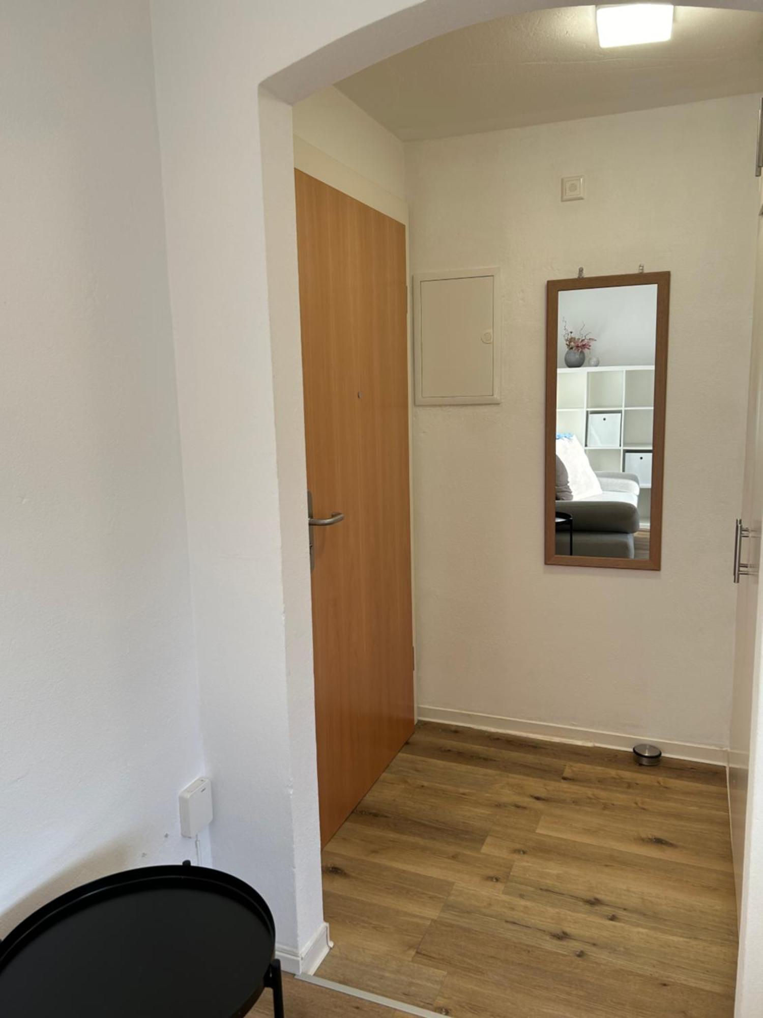Schoene 1-Zimmer Wohnung Am Bahnhof 2 Parkplaetze Зонтхофен Экстерьер фото