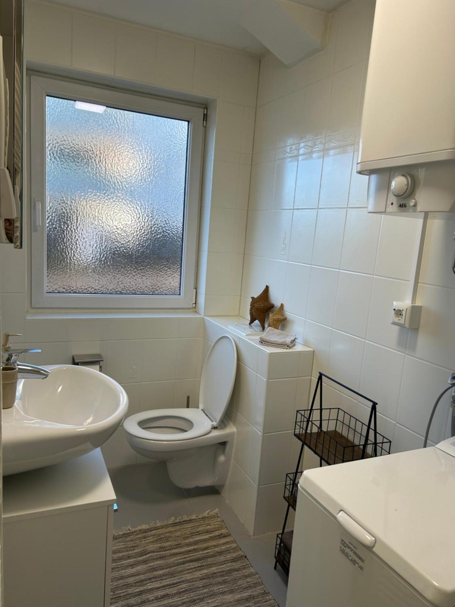 Schoene 1-Zimmer Wohnung Am Bahnhof 2 Parkplaetze Зонтхофен Экстерьер фото