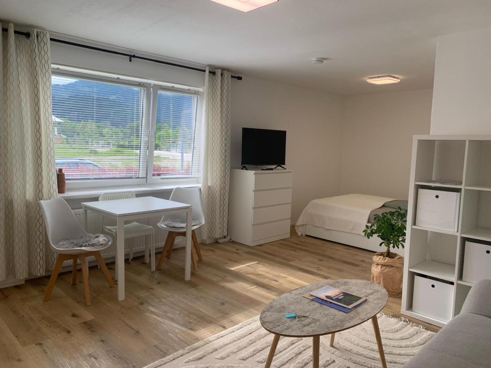 Schoene 1-Zimmer Wohnung Am Bahnhof 2 Parkplaetze Зонтхофен Экстерьер фото